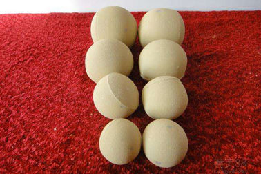 Bolas inertes del alúmina de AL2O3 el 65%, tamaño modificado para requisitos particulares bola de cerámica moldeable del alúmina